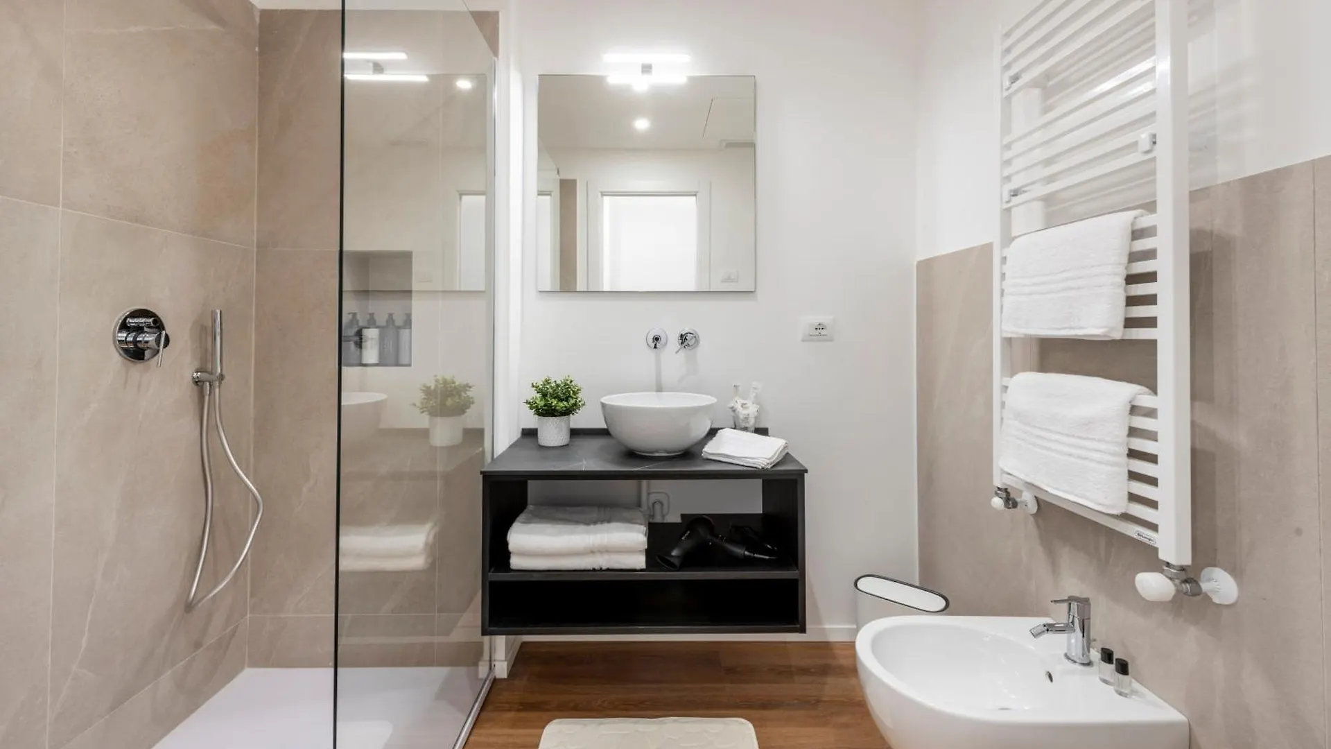 Bnbutler - Inbrera Suites - Giulianova, 1 Mailand Gasthof