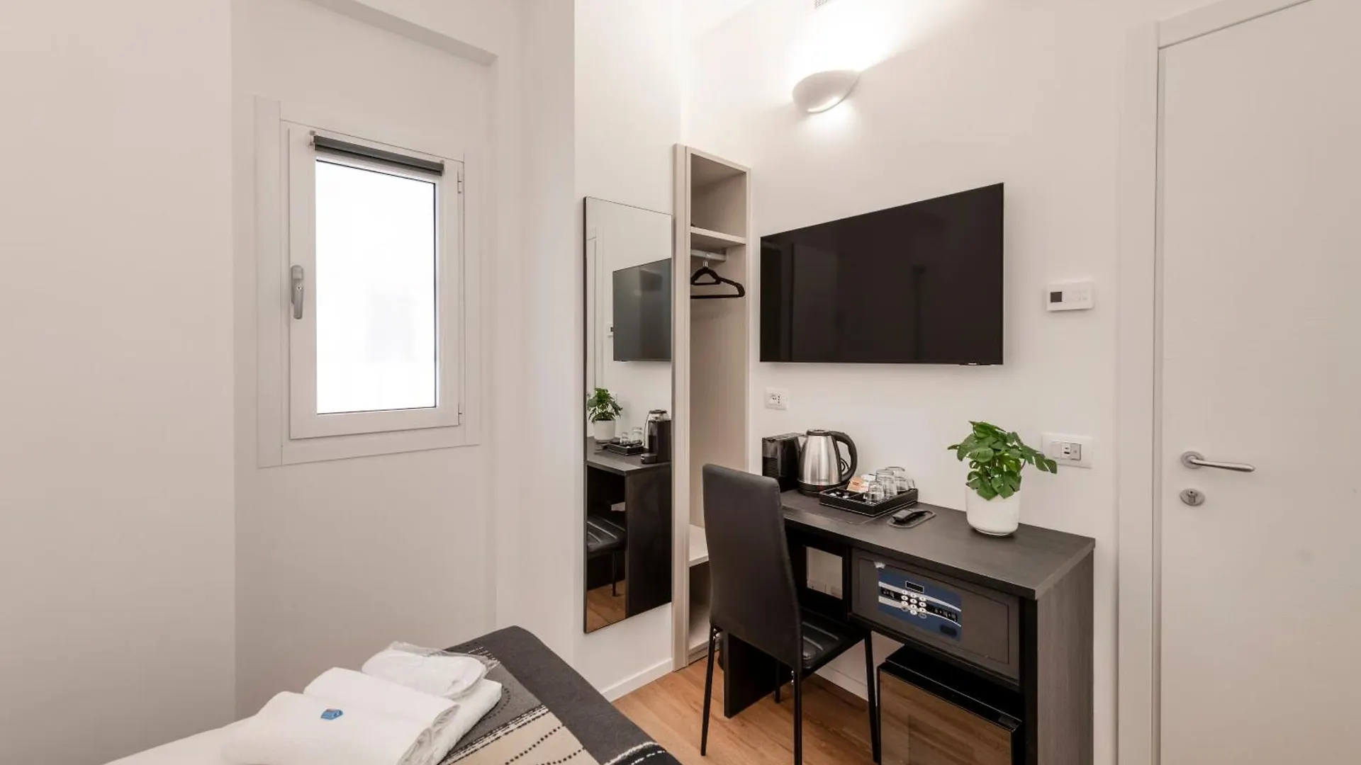 Bnbutler - Inbrera Suites - Giulianova, 1 Milan Italy