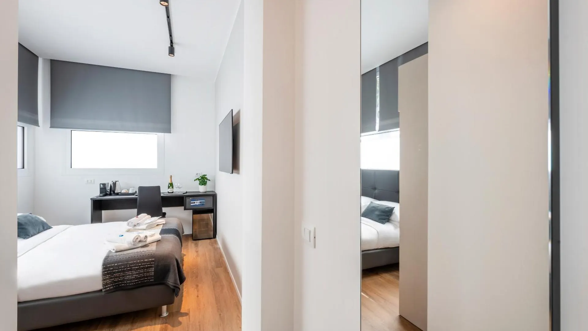 Bnbutler - Inbrera Suites - Giulianova, 1 Milan 0*,  Italy