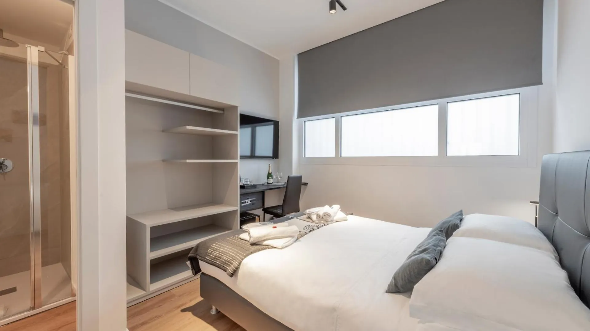 Bnbutler - Inbrera Suites - Giulianova, 1 Milan 0*,