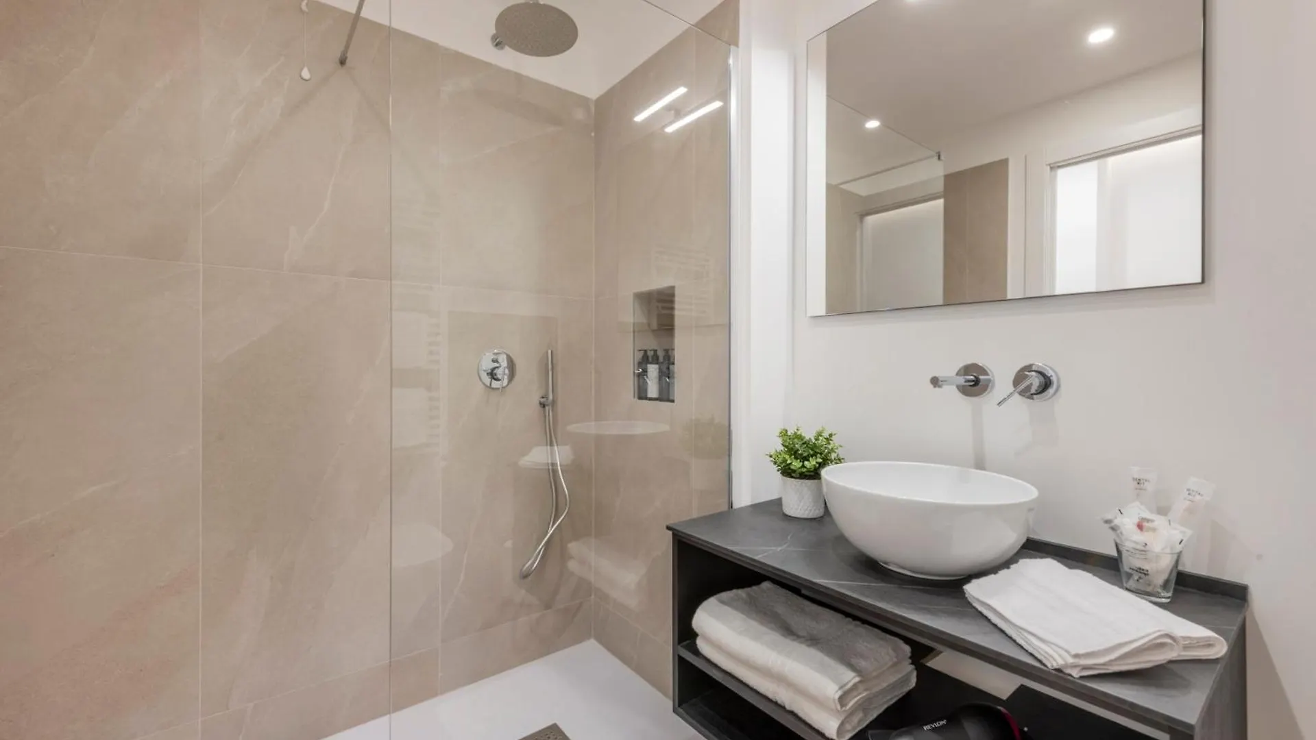Bnbutler - Inbrera Suites - Giulianova, 1 Milan